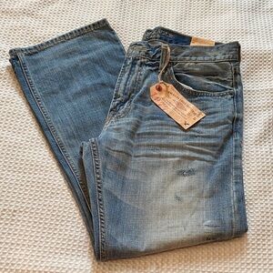 0466 American Eagle Outfitters Light Blue Straight Jeans 
New 34x30 34 boot